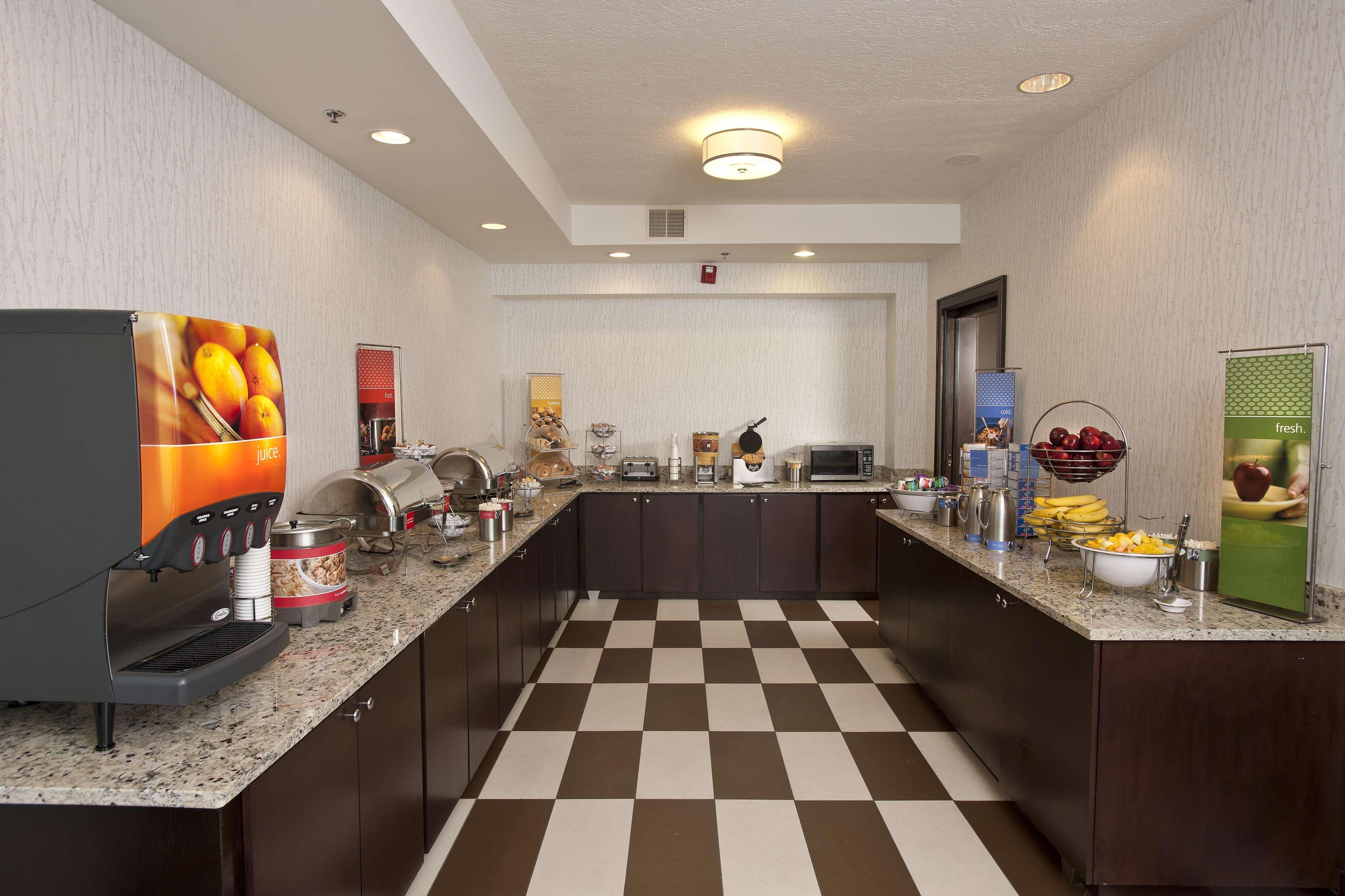 Hampton Inn By Hilton Concord/Bow Екстер'єр фото