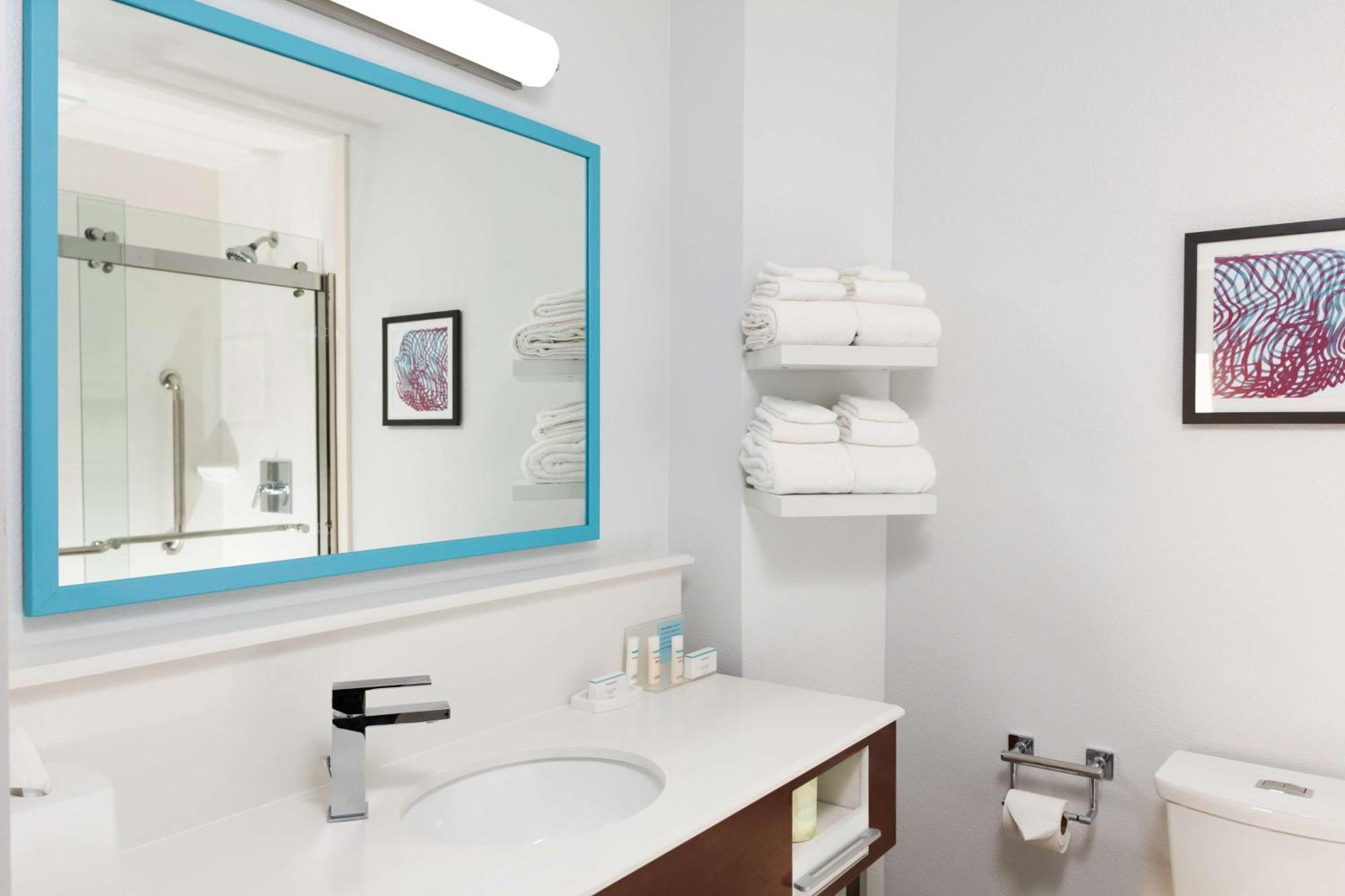 Hampton Inn By Hilton Concord/Bow Екстер'єр фото